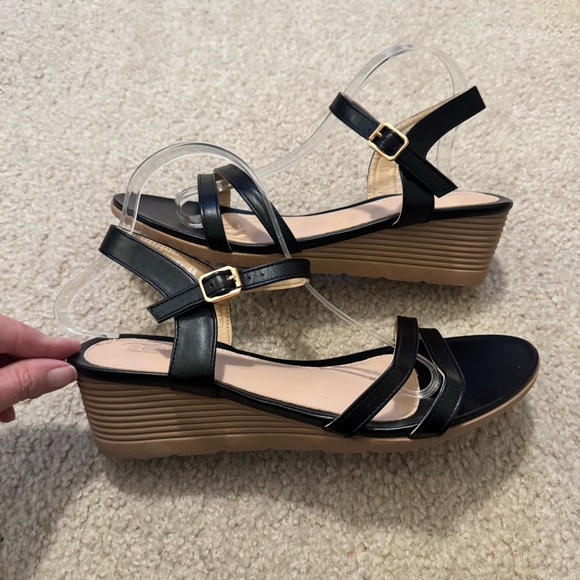 Shibever Women’s Elegant Black Strappy Wedge sandals - Picture 2 of 5